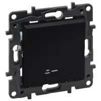 Одноклавишный проходной выключатель Legrand Niloe Step 10А с подсветкой черный зажимной механизм (863516)