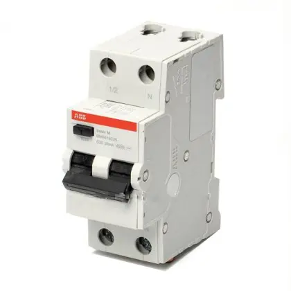 Дифференциальный автоматический выключатель ABB BASIC M 1Р+N 32А 4.5кА Дифференциальный автоматический выключатель ABB BASIC M 1Р+N 32А 4.5кА