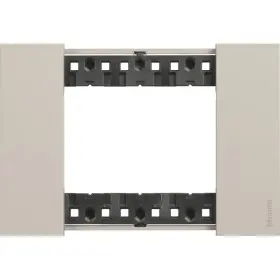 Рамка на 3 модуля Bticino Living Now KA4803KM (итальянский стандарт) песочная