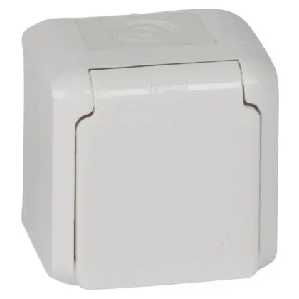 Розетка 2К+З Legrand Forix біла