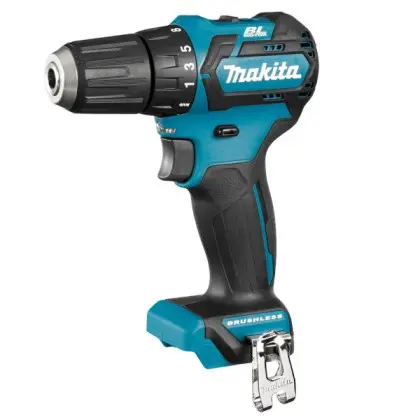 Аккумуляторная дрель-шуруповерт Makita DF332DWYE CXT 1,5Ач с 2 аккумуляторами DC10WD Аккумуляторная дрель-шуруповерт Makita DF332DWYE CXT 1,5Ач с 2 аккумуляторами DC10WD