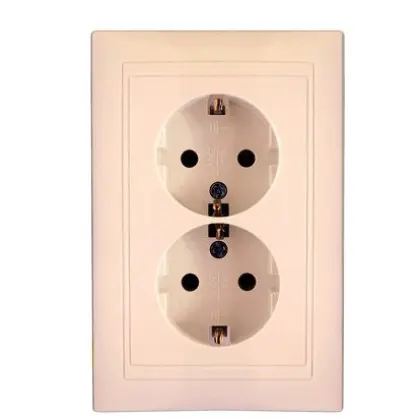 Двойная розетка Elcor Emily 9215 (211571) с заземлением (кремовый) Двойная розетка Elcor Emily 9215 (211571) с заземлением (кремовый)