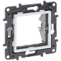 Адаптер Legrand Niloe Step 45х45мм для MOSAIC білий (863189) Адаптер Legrand Niloe Step 45х45мм для MOSAIC білий (863189)