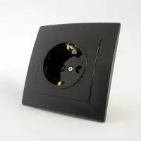 Розетка Nilson Touran чорная 1-я с заземлением ( 24221017 )