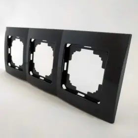 Рамка Nilson Touran чорна 3-на ( 24220093 )