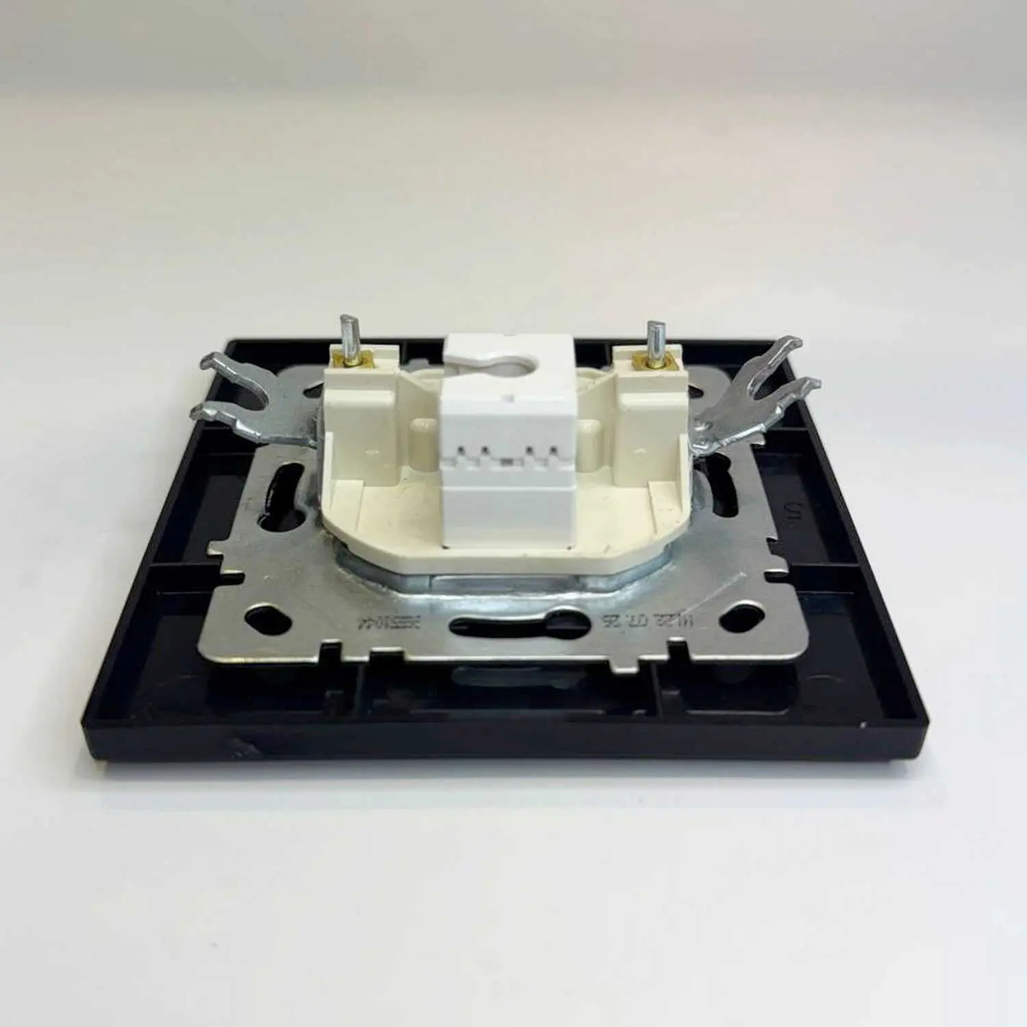 Розетка Nilson Alegra X чорний матовий комп'ютерна CAT5e RJ45 ( 35551044 ) - фото №5