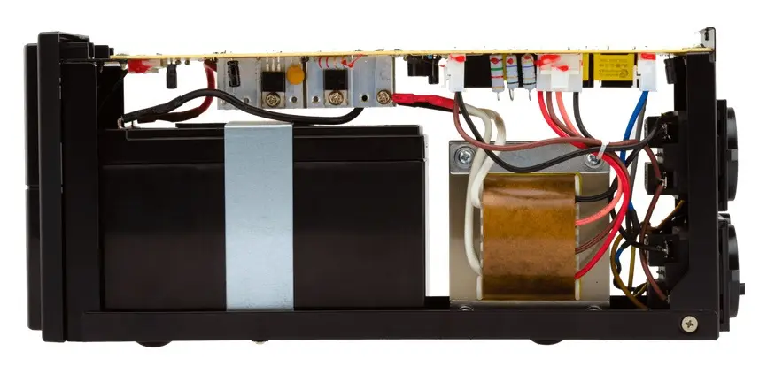 ИБП LogicPower LPM-UL1550VA - фото №2 ИБП LogicPower LPM-UL1550VA - фото №2