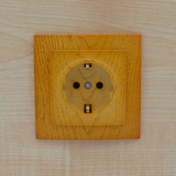Розетка Nilson Touran дуб 1-я с заземлением ( 24251017 ) - фото №4