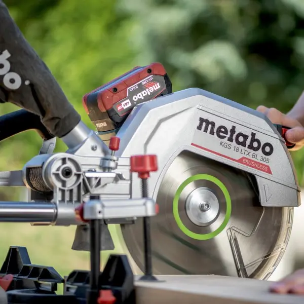Акумуляторна торцювальна пила Metabo KGS 18 LTX BL 254 (614254850) - фото №8 Акумуляторна торцювальна пила Metabo KGS 18 LTX BL 254 (614254850) - фото №8