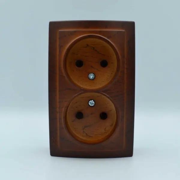 Розетка Nilson Themis горіх 2-на без заземлення ( 26271024 ) - фото №3