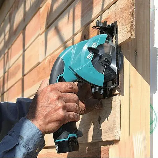 Аккумуляторная циркулярка Makita HS300DZ - фото №7 Аккумуляторная циркулярка Makita HS300DZ - фото №7