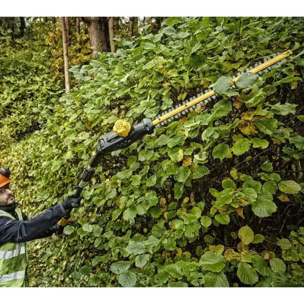 Бесщеточный аккумуляторный кусторез DeWALT DCMPH566P1 18В - фото №8