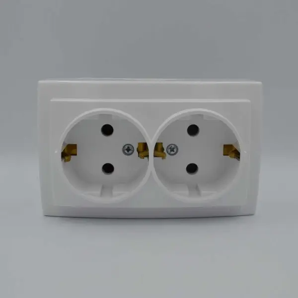 Розетка Nilson Themis біла 2-на з заземленням ( 26111025 ) - фото №1