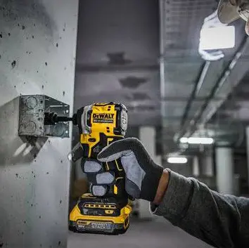 Набір з двох безщіткових елекроінструментів DeWALT DCK2051H2T XR Li-lon 18В 2х5Аг - фото №5 Набір з двох безщіткових елекроінструментів DeWALT DCK2051H2T XR Li-lon 18В 2х5Аг - фото №5