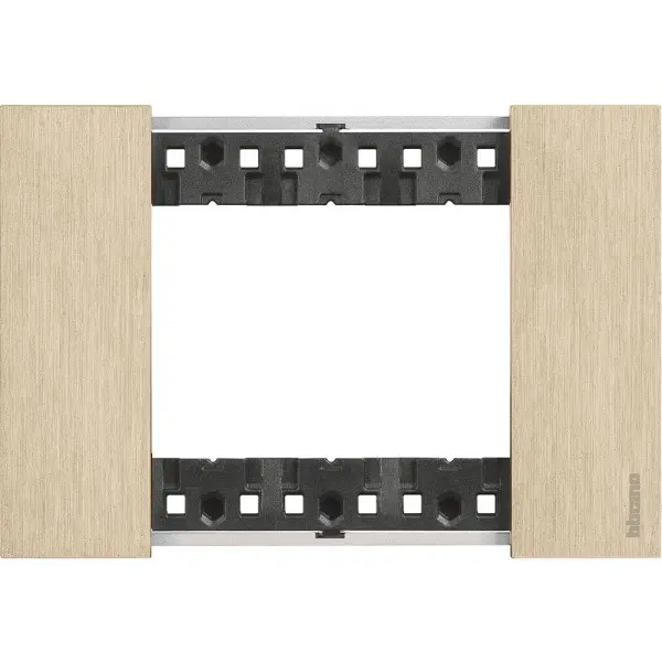 Рамка на 3 модулі Bticino Living Now KA4803ZW (італійський стандарт) золото