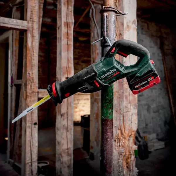 Аккумуляторная сабельная пила Metabo SSEP 18 LT BL 0-3000 ход/мин (601617850) - фото №2