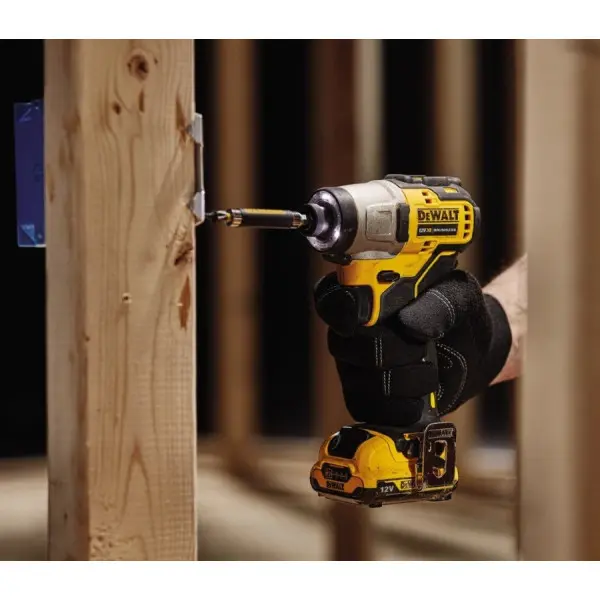 Безщітковий акумуляторний шуруповерт DeWALT DCF801N 12В - фото №3