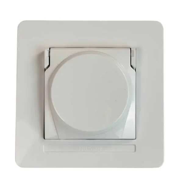 Розетка Nilson Selene біла 1-на з заземленням з кришкою ( 23111018 ) - фото №1