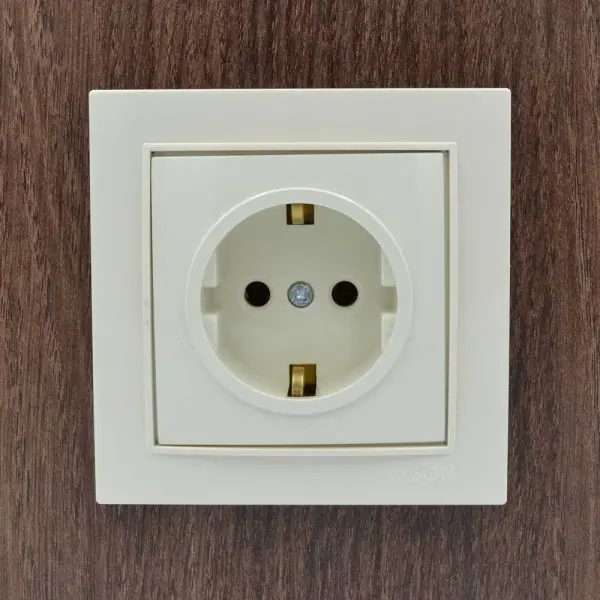 Розетка Nilson Thor кремова 1-на з заземленням ( 27121017 ) - фото №3