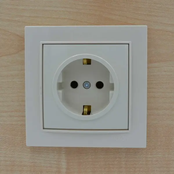 Розетка Nilson Thor кремова 1-на з заземленням ( 27121017 ) - фото №4