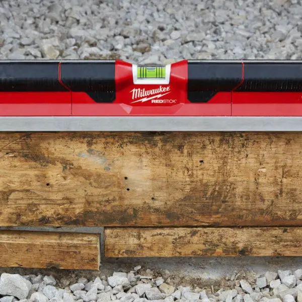 Уровень MILWAUKEE 4932459893 Redstick для работы с бетоном 60см - фото №1 Уровень MILWAUKEE 4932459893 Redstick для работы с бетоном 60см - фото №1
