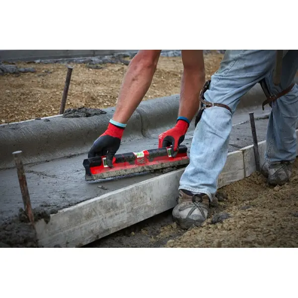 Уровень MILWAUKEE 4932459893 Redstick для работы с бетоном 60см - фото №5 Уровень MILWAUKEE 4932459893 Redstick для работы с бетоном 60см - фото №5