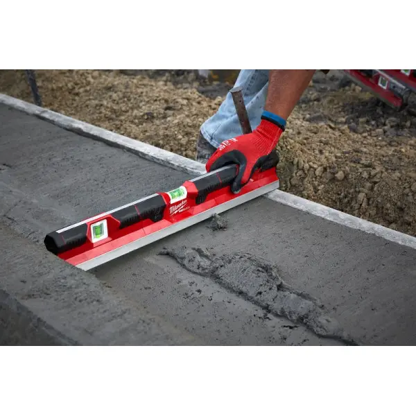Уровень MILWAUKEE 4932459893 Redstick для работы с бетоном 60см - фото №6 Уровень MILWAUKEE 4932459893 Redstick для работы с бетоном 60см - фото №6