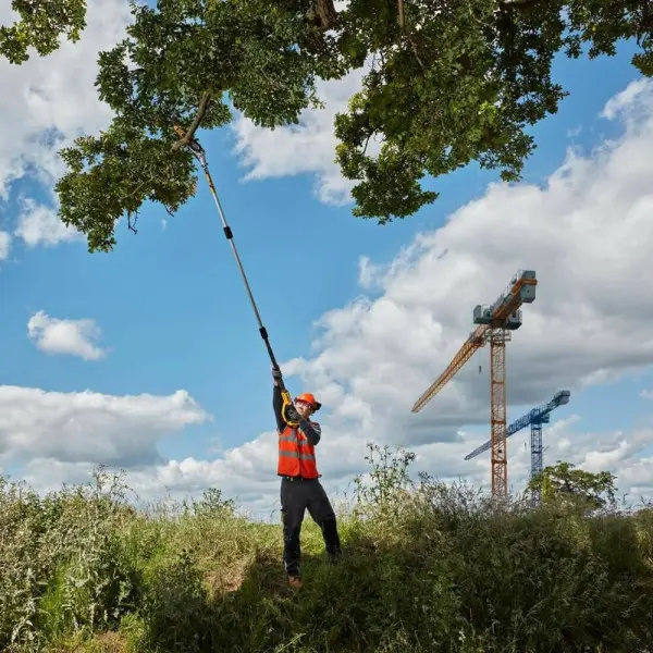 Акумуляторний висоторіз пила DeWALT DCMPS567P1 18В - фото №5