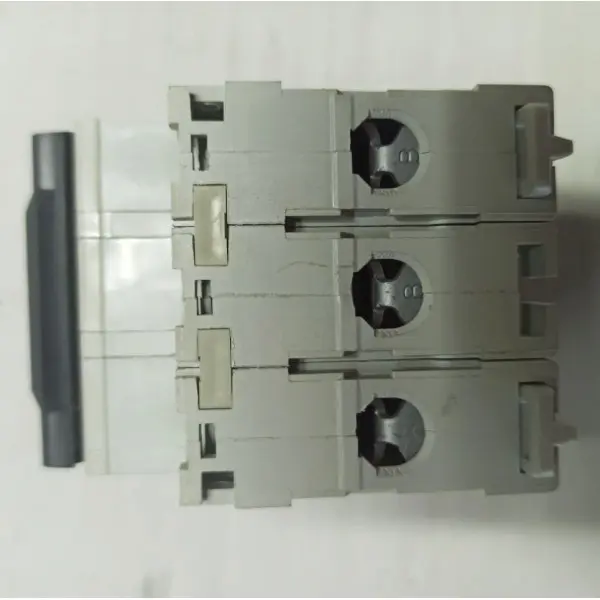 Автоматический выключатель Schneider Electric C60H 3П 63A C (25006) - фото №2