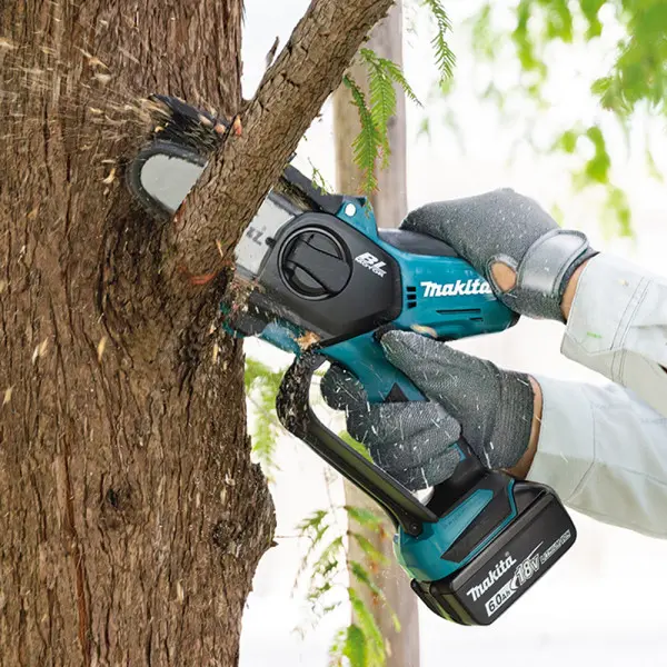Акумуляторна ланцюгова пила Makita DUC101Z 18 В 100мм - фото №4 Акумуляторна ланцюгова пила Makita DUC101Z 18 В 100мм - фото №4