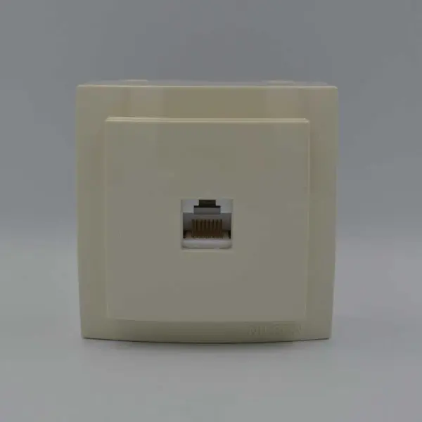 Розетка Nilson Themis кремова комп'ютерна CAT5e RJ45 ( 26121044 ) - фото №1