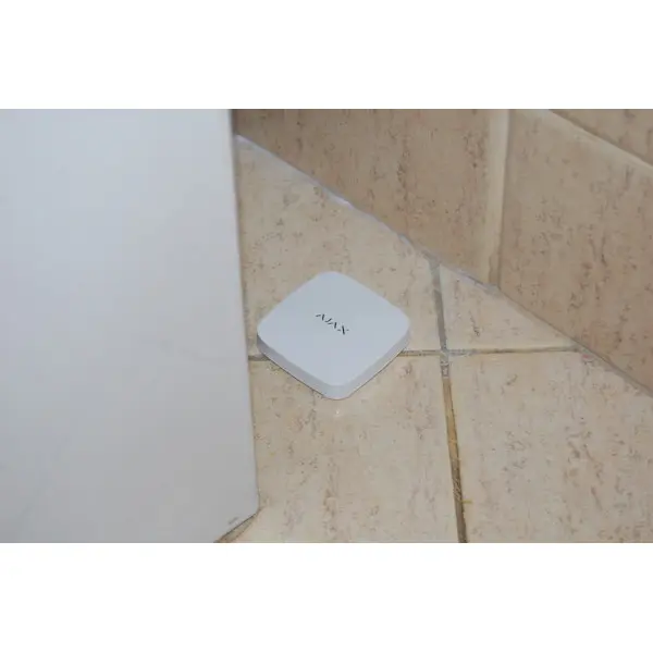 Беспроводной датчик затопления Ajax 1147 LeaksProtect (белый) - фото №4