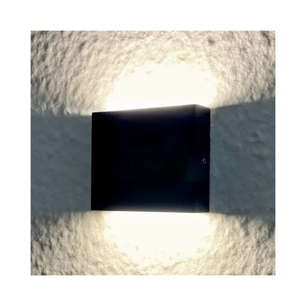 Уличный светильник Goldlux 315656 Chicago Led 2x3W 4000K 680Lm IP44 BK - фото №1 Уличный светильник Goldlux 315656 Chicago Led 2x3W 4000K 680Lm IP44 BK - фото №1
