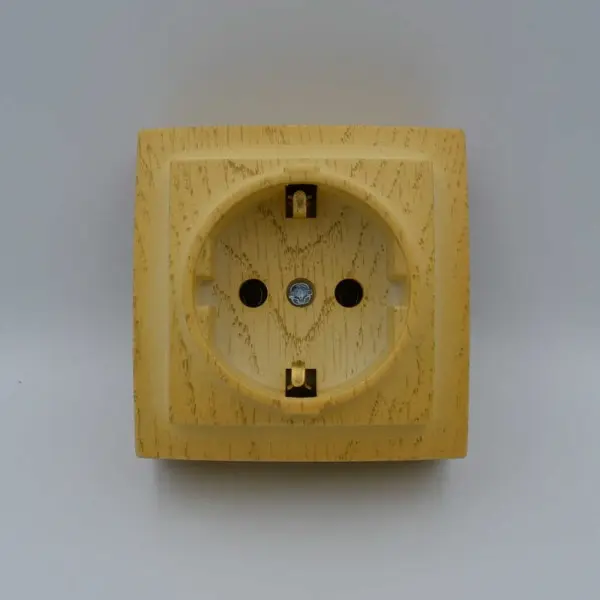 Розетка Nilson Themis клен 1-на з заземленням ( 26281017 ) - фото №1