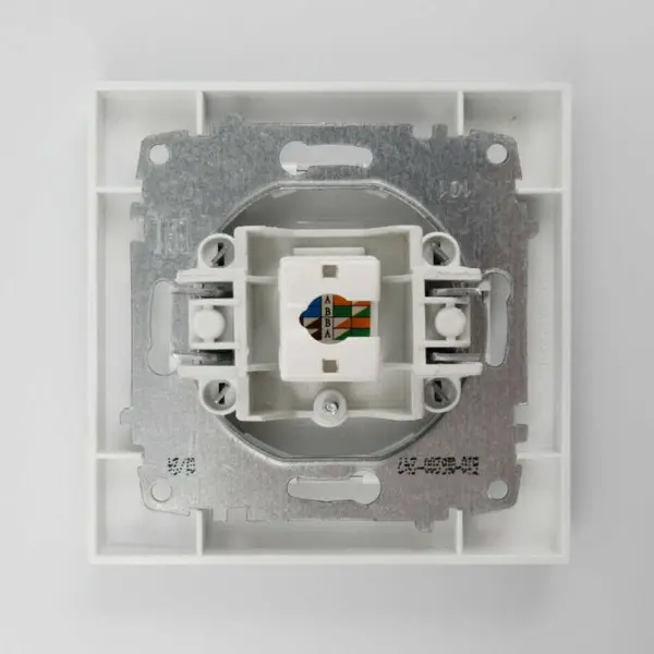 Розетка EL-BI VEGA білий мат комп'ютерна 1-на CAT6 RJ45 ( 510-016200-247 ) - фото №3 Розетка EL-BI VEGA білий мат комп'ютерна 1-на CAT6 RJ45 ( 510-016200-247 ) - фото №3