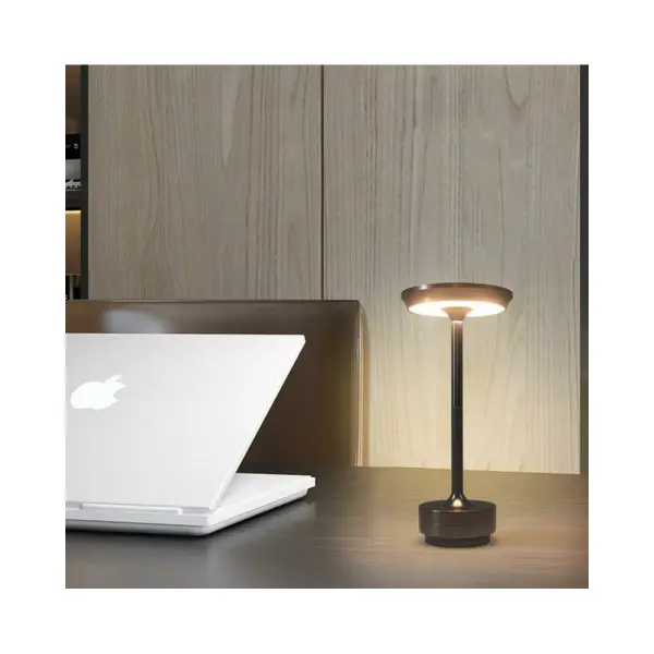 Настольная лампа с аккумулятором Kloodi DECO TA-5V CLA CCT BK Led 1x5W 2700K-6500K IP20 - фото №1 Настольная лампа с аккумулятором Kloodi DECO TA-5V CLA CCT BK Led 1x5W 2700K-6500K IP20 - фото №1