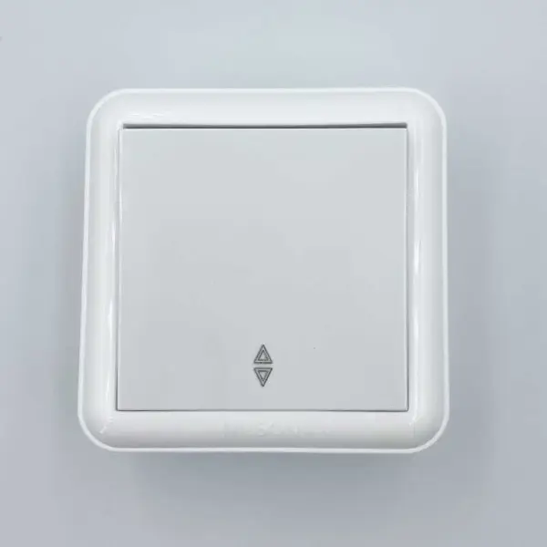 Выключатель Nilson Unique белый 1кл проходной ( 28111007 ) - фото №1