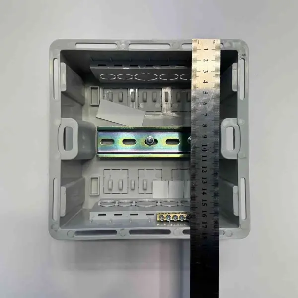 Бокс пластиковый СКИМ на 06 модулей встроенный IP40 белый прозрачная дверца ( С11902019 ) - фото №9