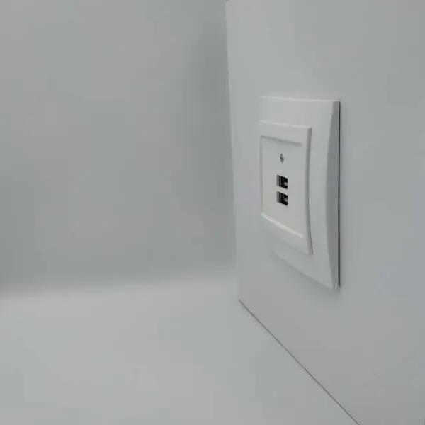 Розетка Nilson Touran біла 2-на USB ( 24111081 ) - фото №2