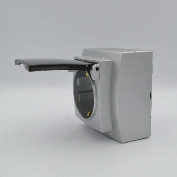 Розетка Nilson Themis срібло 1-на з заземленням з кришкою ( 26131018 ) - фото №3