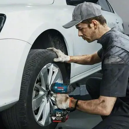 Аккумуляторный гайковерт Bosch GDS 18V-400 (06019K0021) - фото №2
