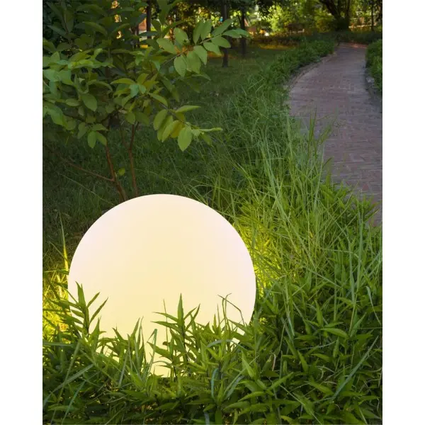 Уличный светильник на солнечной батарее-шар Goldlux 325365 Kula LED 3000K+RGB IP65 белый - фото №1 Уличный светильник на солнечной батарее-шар Goldlux 325365 Kula LED 3000K+RGB IP65 белый - фото №1