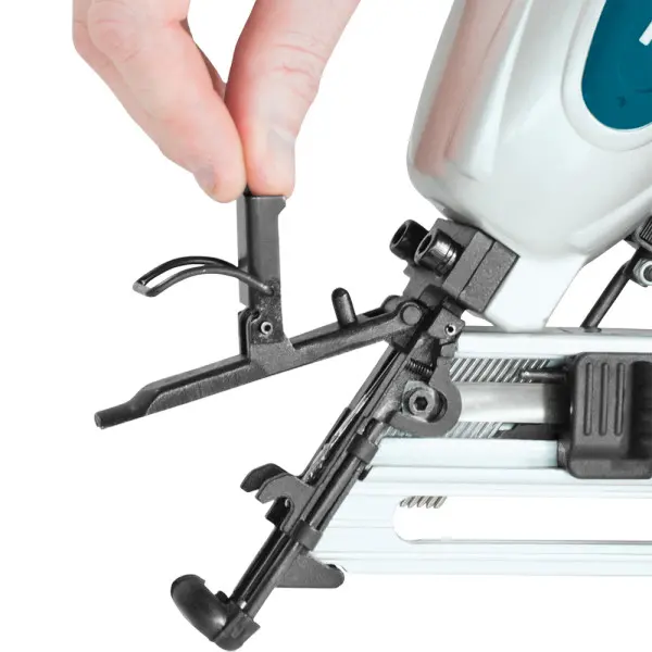 Пневматический бесщеточный степлер Makita AF635 32-64мм 15 Ga - фото №3 Пневматический бесщеточный степлер Makita AF635 32-64мм 15 Ga - фото №3
