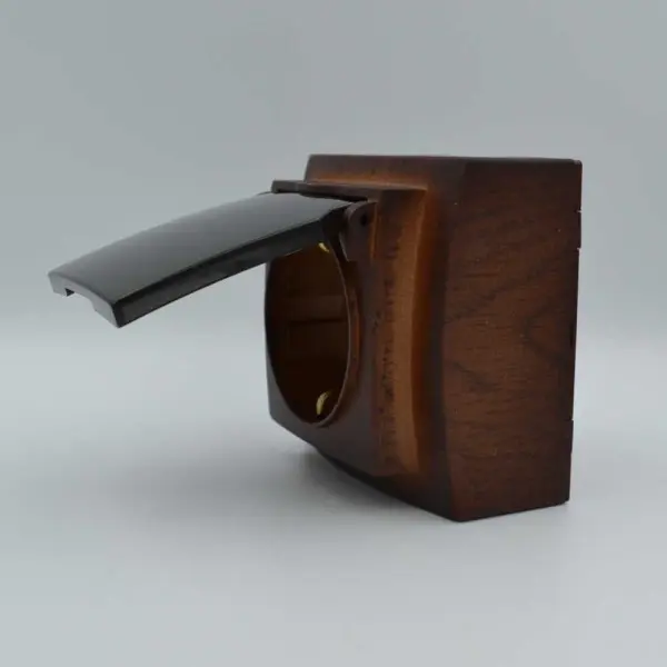 Розетка Nilson Themis горіх 1-на з заземленням з кришкою ( 26271018 ) - фото №3