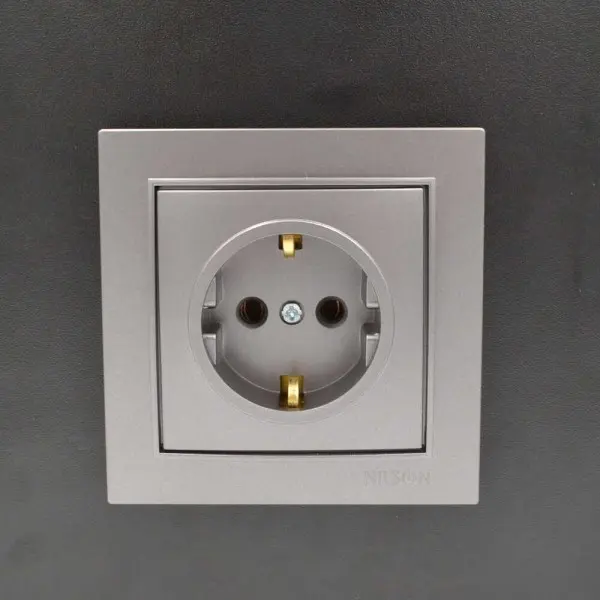 Розетка Nilson Thor серебро 1-я с заземлением ( 27131017 ) - фото №3