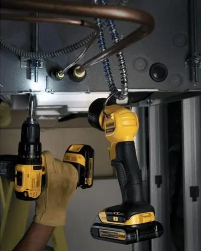 Фонарь аккумуляторный DeWALT XR DCL040 - фото №7