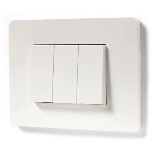 Рамка Schneider Electric NU210318 3М (белая) - фото №1 Рамка Schneider Electric NU210318 3М (белая) - фото №1