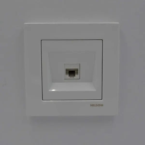 Розетка Nilson Moda біла комп'ютерна CAT6e RJ45 ( 21112045 ) - фото №1