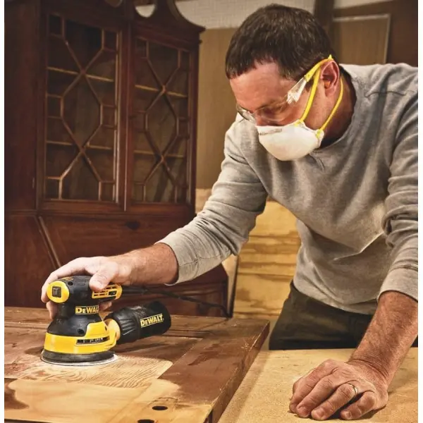 Ексцентрикова шліфувальна машина DeWALT DWE6423 270Вт - фото №6 Ексцентрикова шліфувальна машина DeWALT DWE6423 270Вт - фото №6