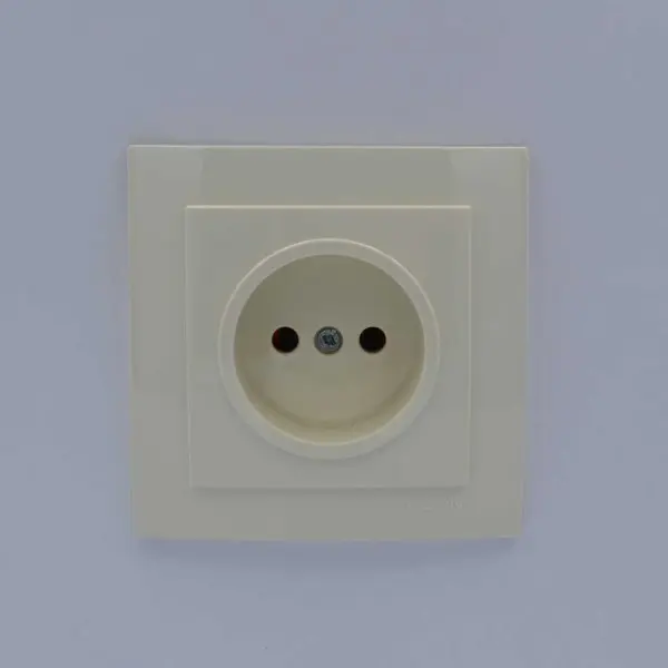 Розетка Nilson Touran кремова 1-я без заземления ( 24121015 ) - фото №1